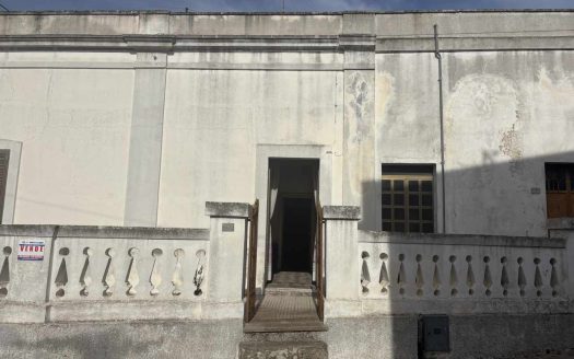 Casa indipendente con giardino in via Cimine Tiggiano